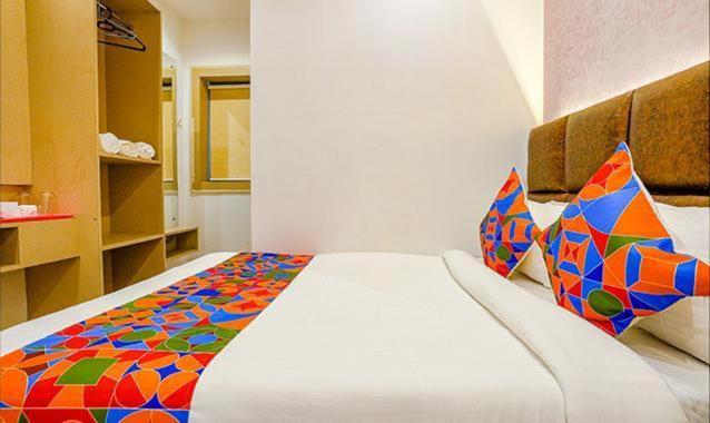 Hotel New Deepak Βομβάη Εξωτερικό φωτογραφία